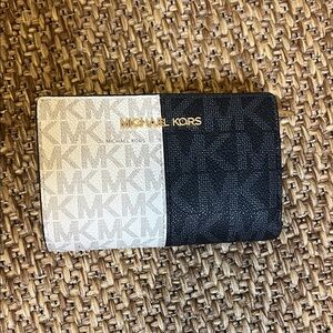 Michael Kors Jet Set Medium Color-Block Bifold Wallet